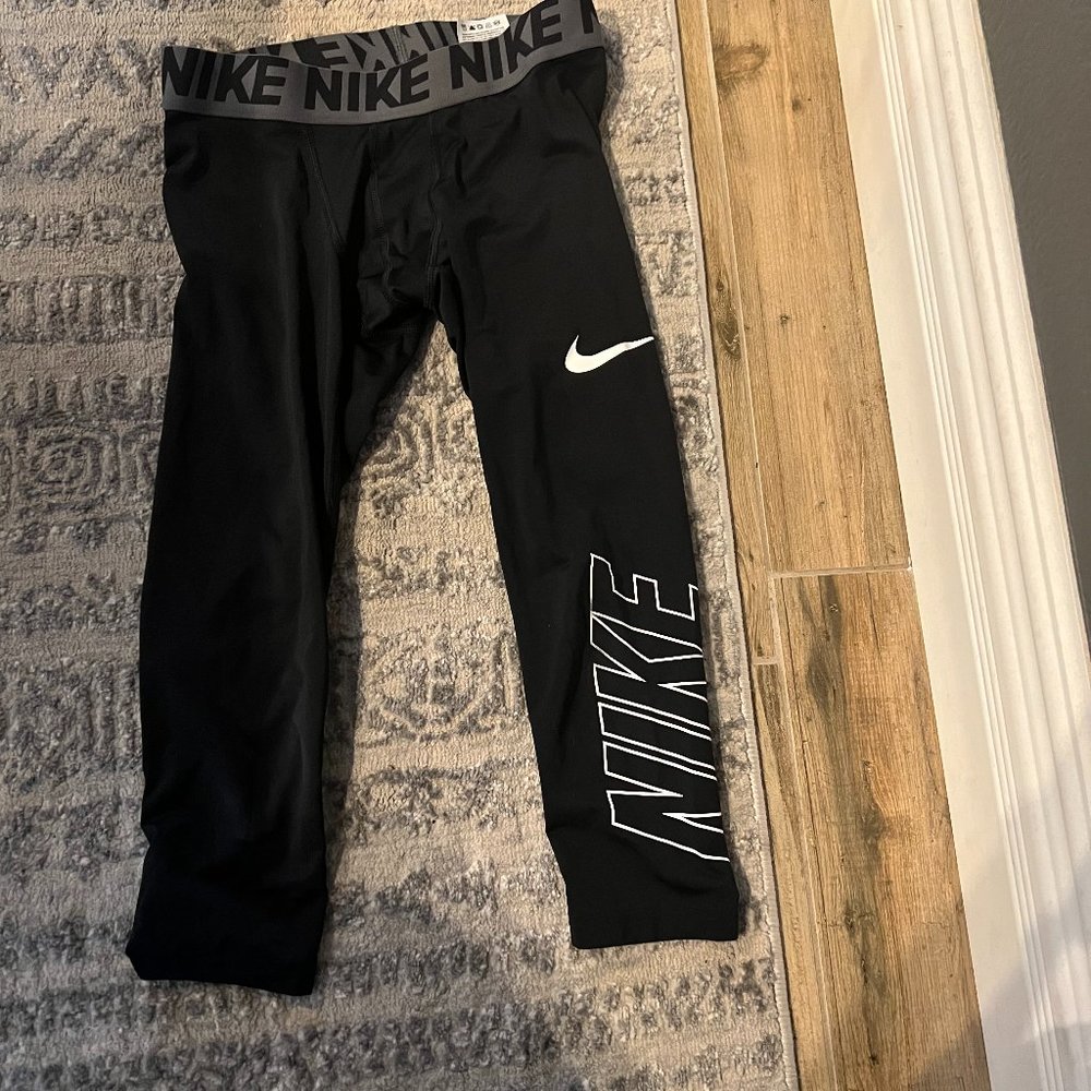 Boy's Youth Large Nike 3/4 Length Compression Tights